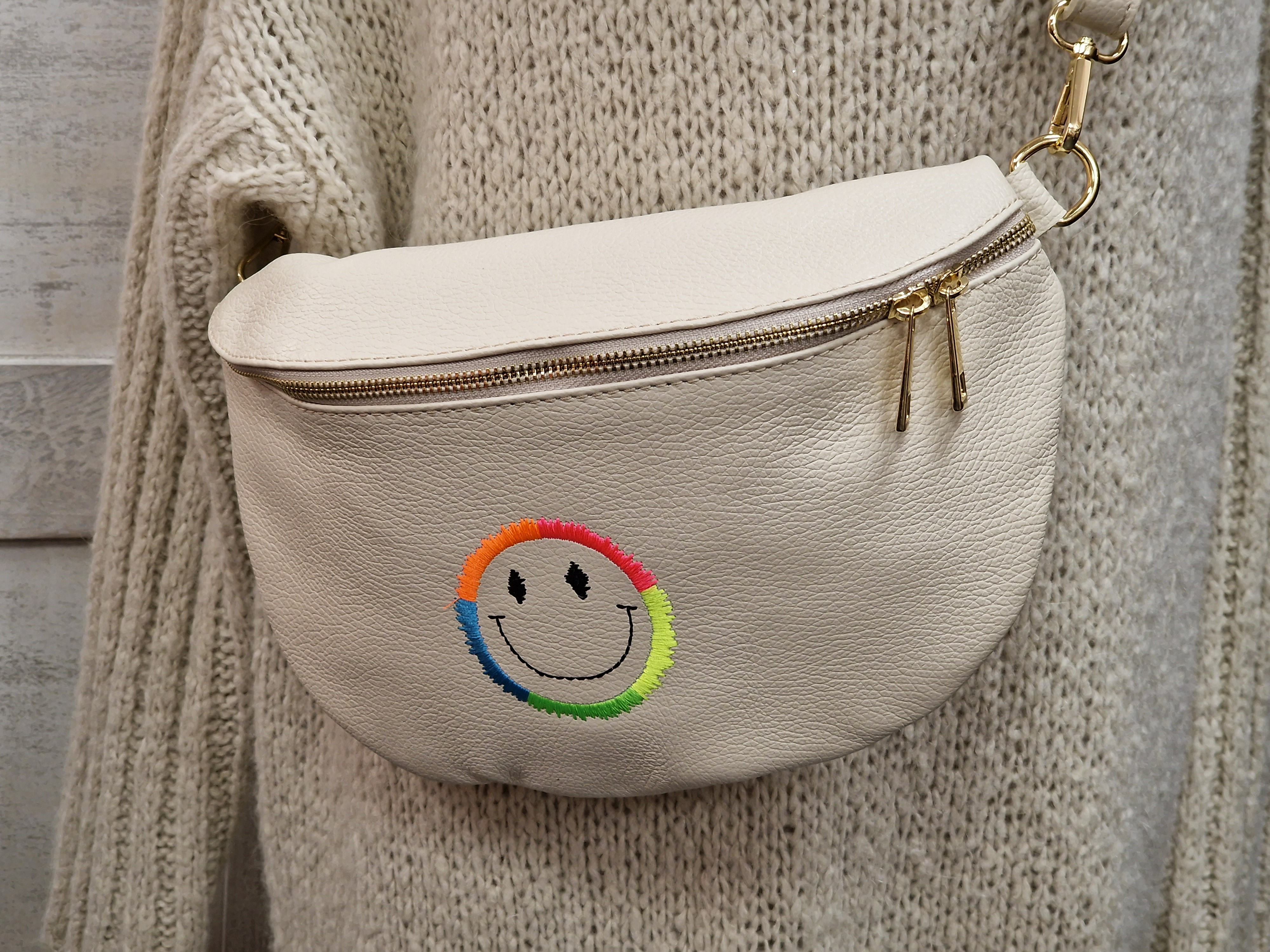 Bauchtasche "Creme Smile" goldene Reißverschluss– Crossover – Ledertasche   