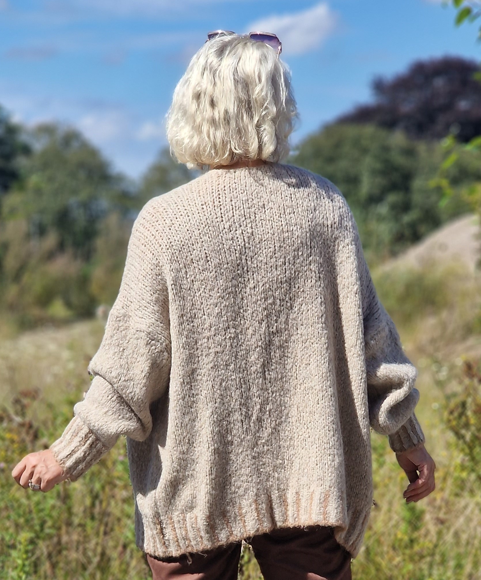 Strickjacke mit bunten Verzierungen kurz – Strickmantel oversize – Cardigan – „Ana“ 