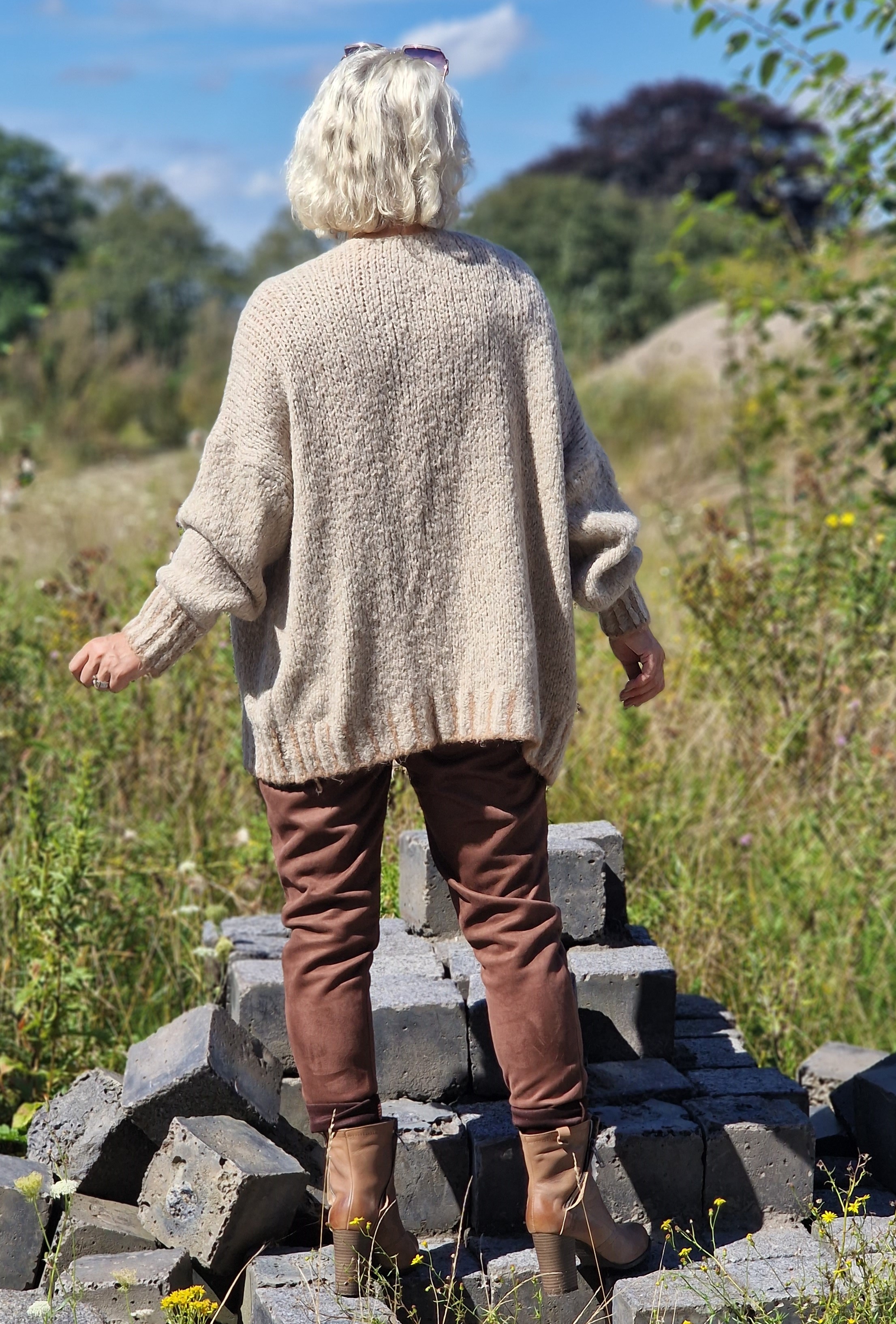 Strickjacke mit bunten Verzierungen kurz – Strickmantel oversize – Cardigan – „Ana“ 