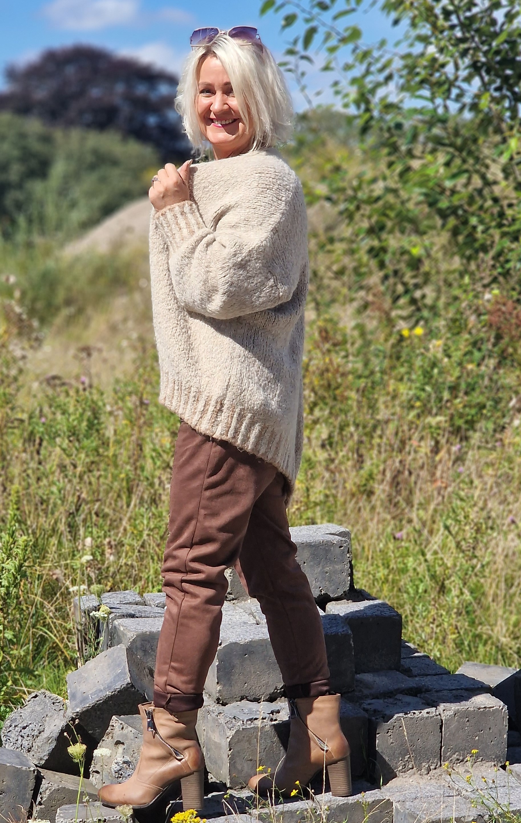 Strickjacke mit bunten Verzierungen kurz – Strickmantel oversize – Cardigan – „Ana“ 