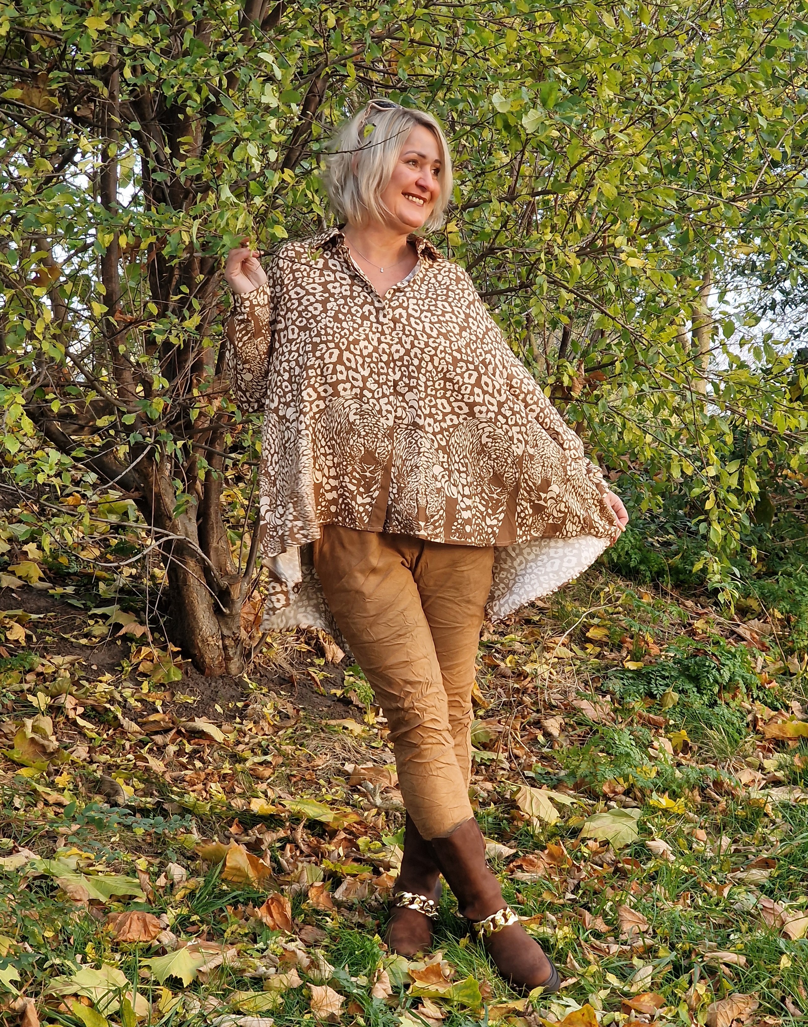 Vokuhila Bluse  – Glockenförmige Damenbluse  – Longhemd – „Leopardenprint" 