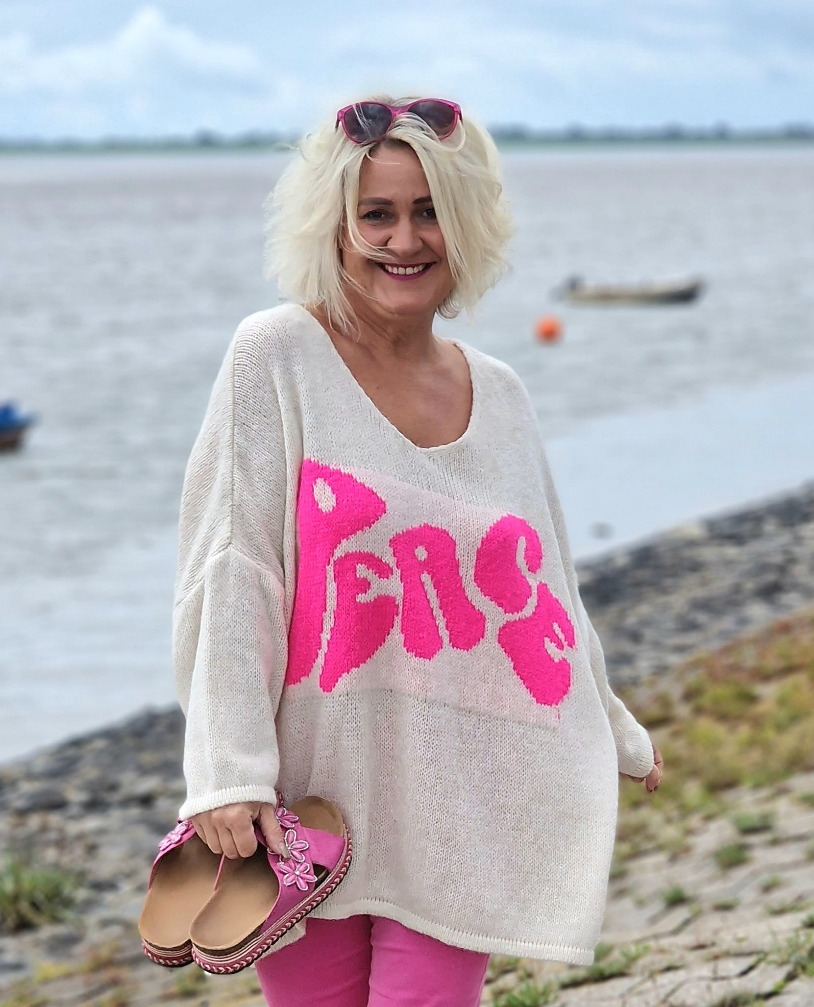 Pullover oversized "Peace" – weicher Pulli  mit Schriftzug