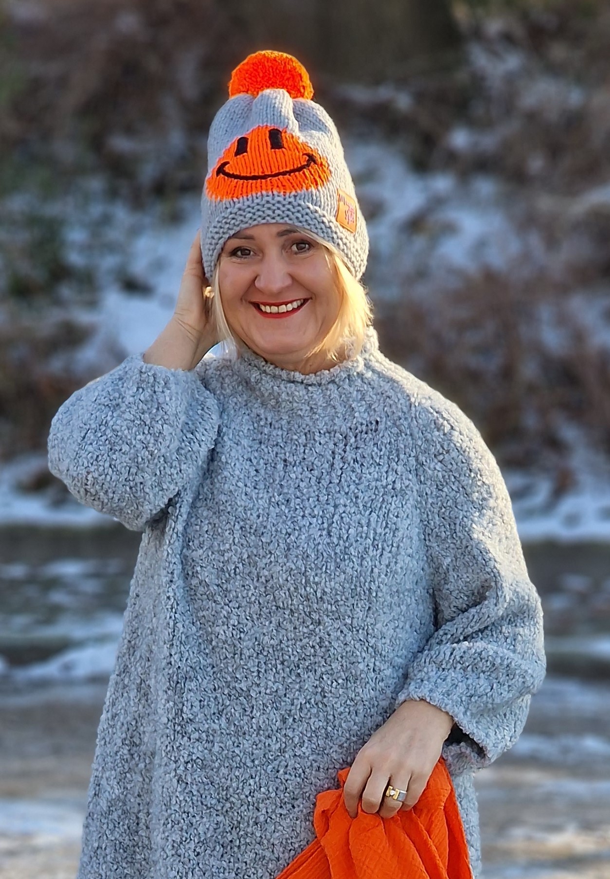 SMILEY-Mütze mit Bommel "Magic Pearl Sylt" – handgearbeitete Winter-Beanie/Hauben – Einzelstücke, limitiert