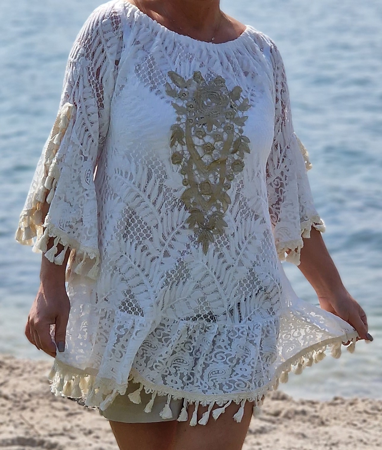 Midi Hippi Sommertunika – weiche Spitzen-Tunika im Boho Style – Strandkleid– leichte Ibiza Look Kleid in Altweiss 